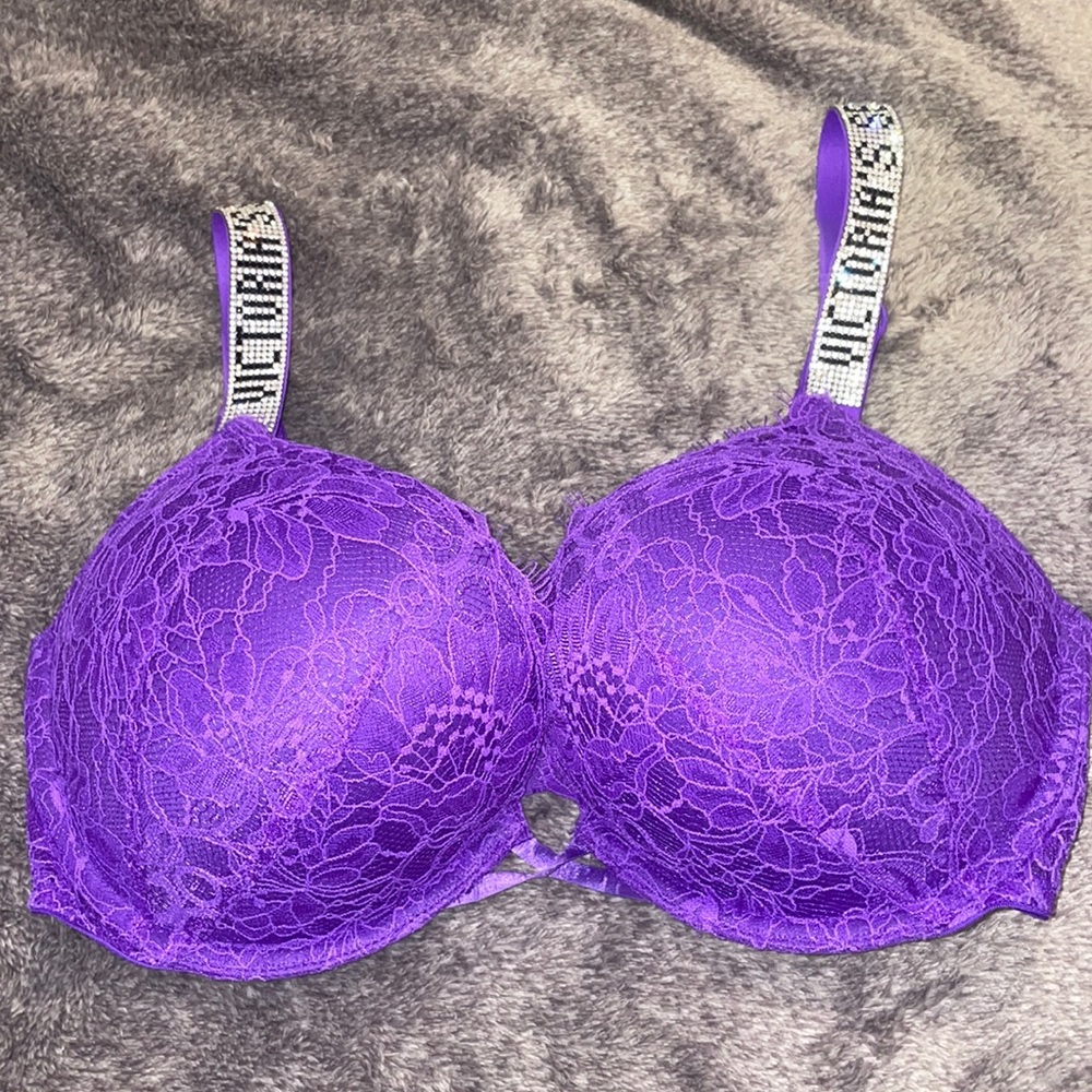 Victoria’s Secret bombshell bra
